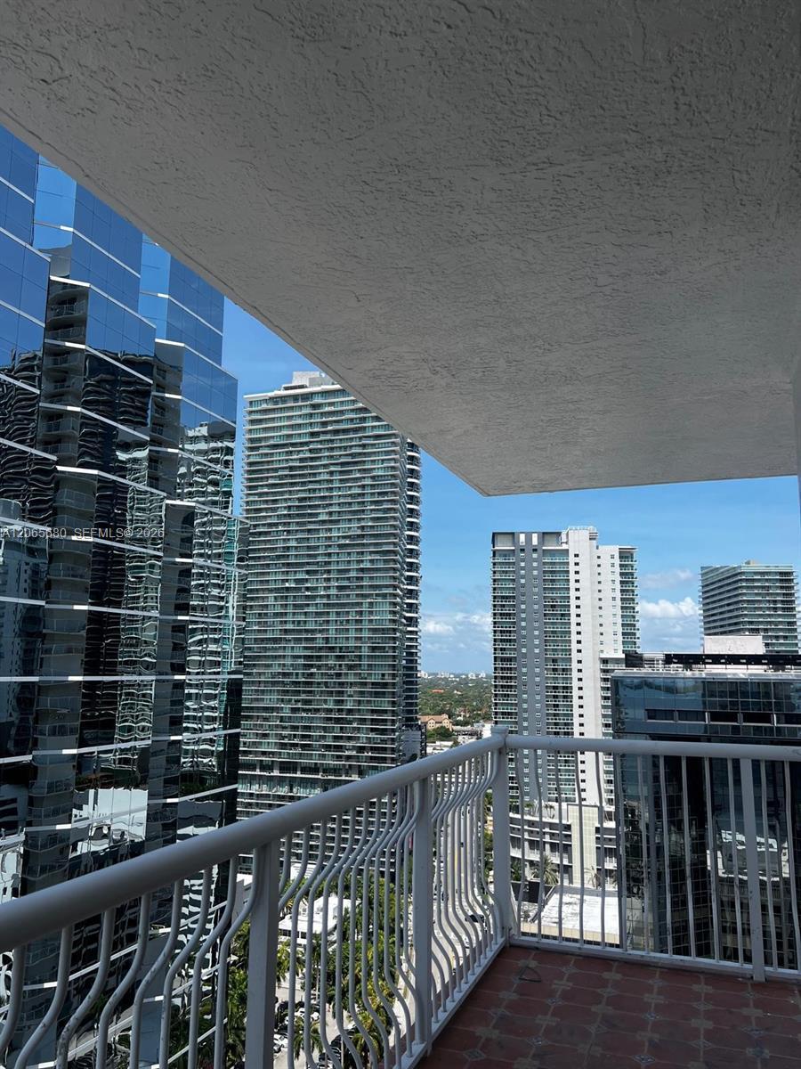 1200 Brickell Bay Dr # 2723, Miami FL 33131 photo 2