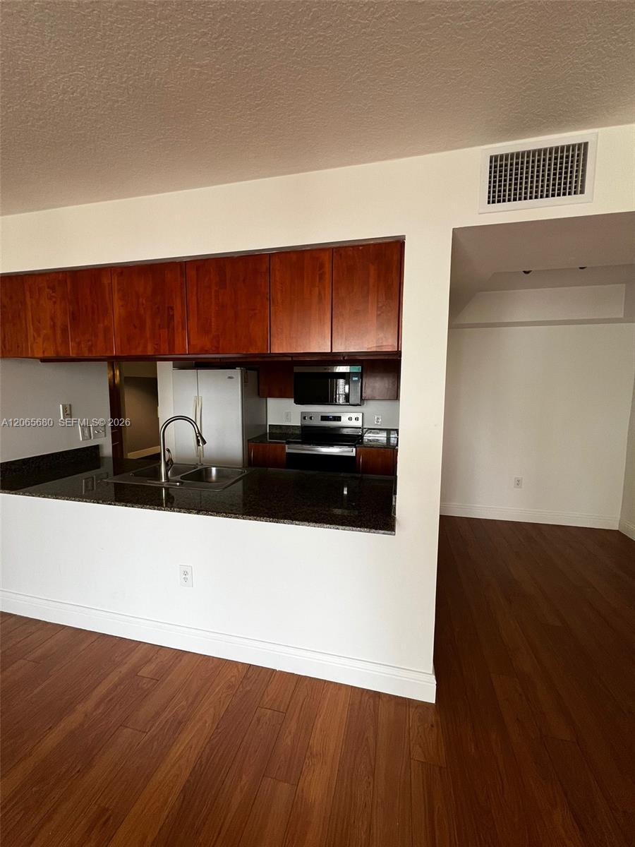 1200 Brickell Bay Dr # 2723, Miami FL 33131 photo 5
