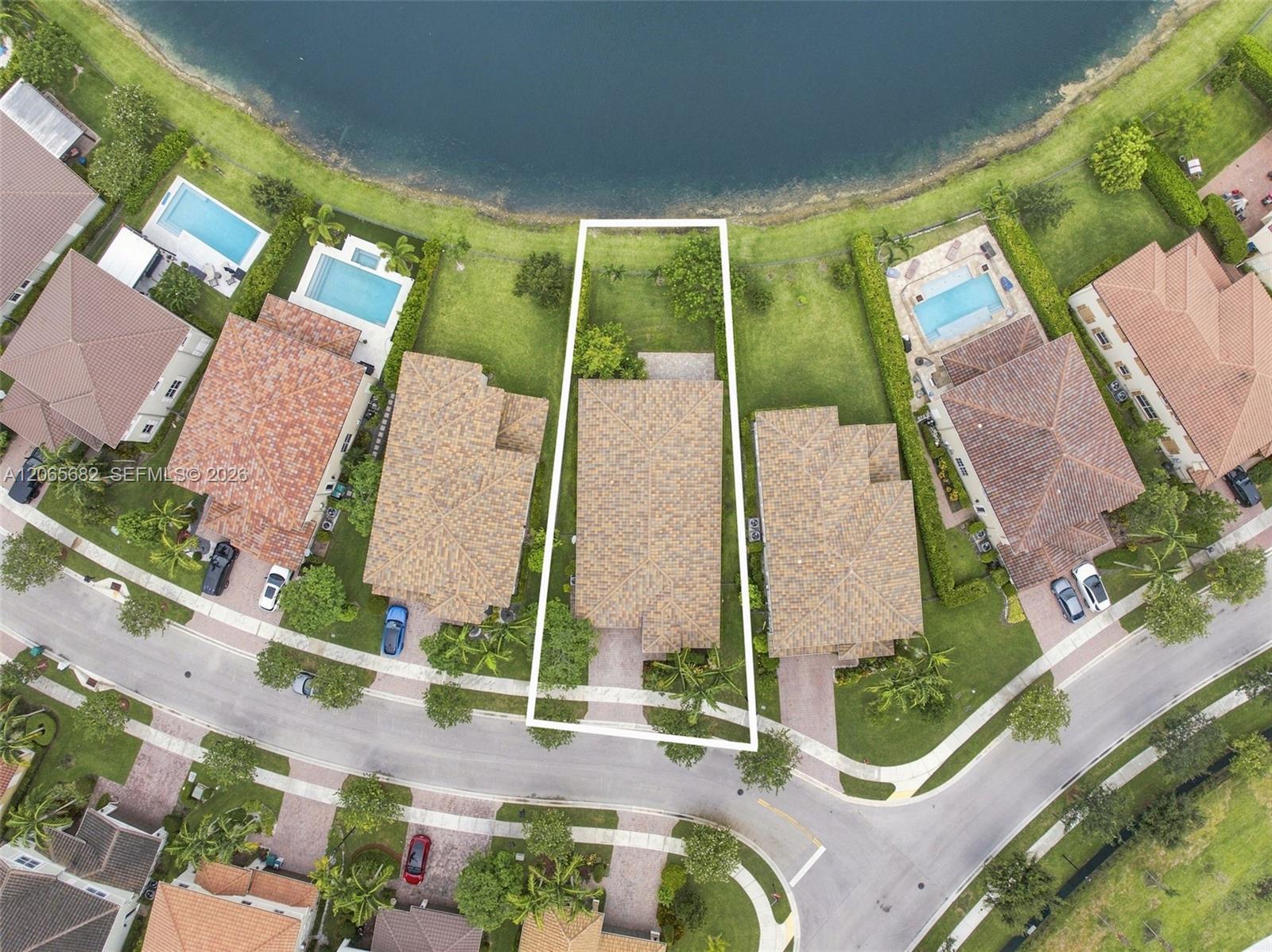 8550 Lakeside Bnd, Parkland FL 33076 photo 2