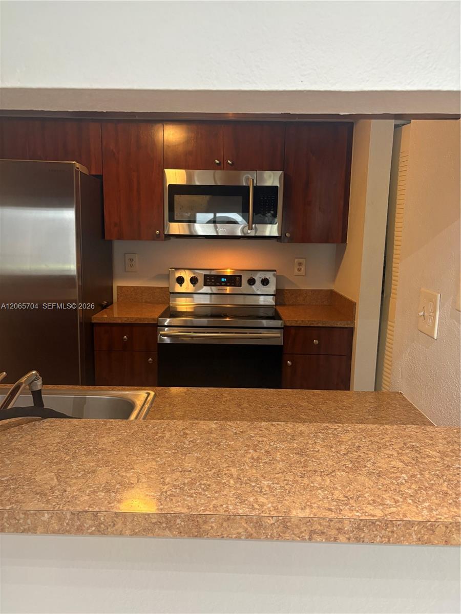 18236 Mediterranean Blvd # 12, Hialeah FL 33015 photo 4