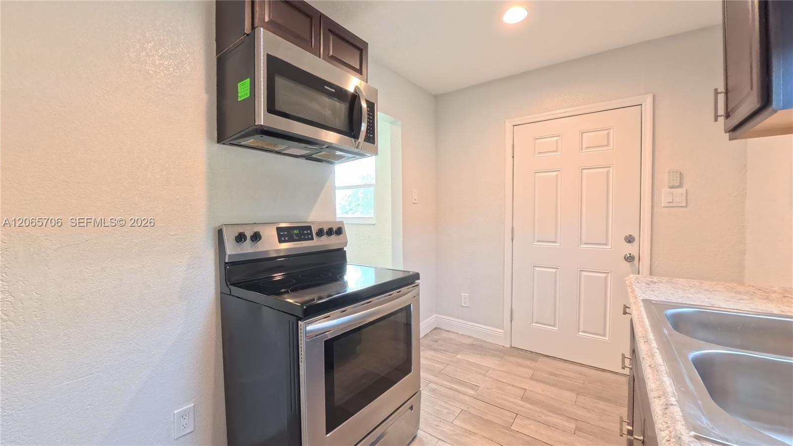 3156 NW 55th St, Miami FL 33142 photo 4