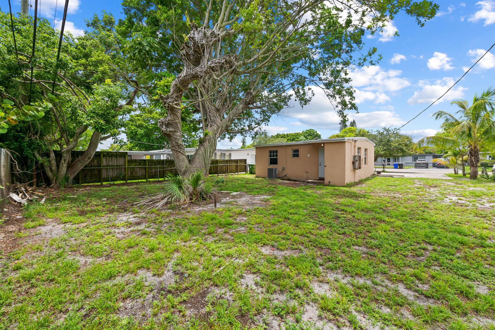 1808 NW 24TH Terrace, Fort Lauderdale FL 33311 photo 3