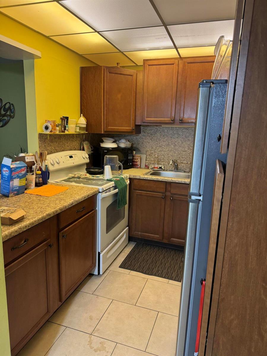 90 WINDSOR E, West Palm Beach FL 33417 photo 4