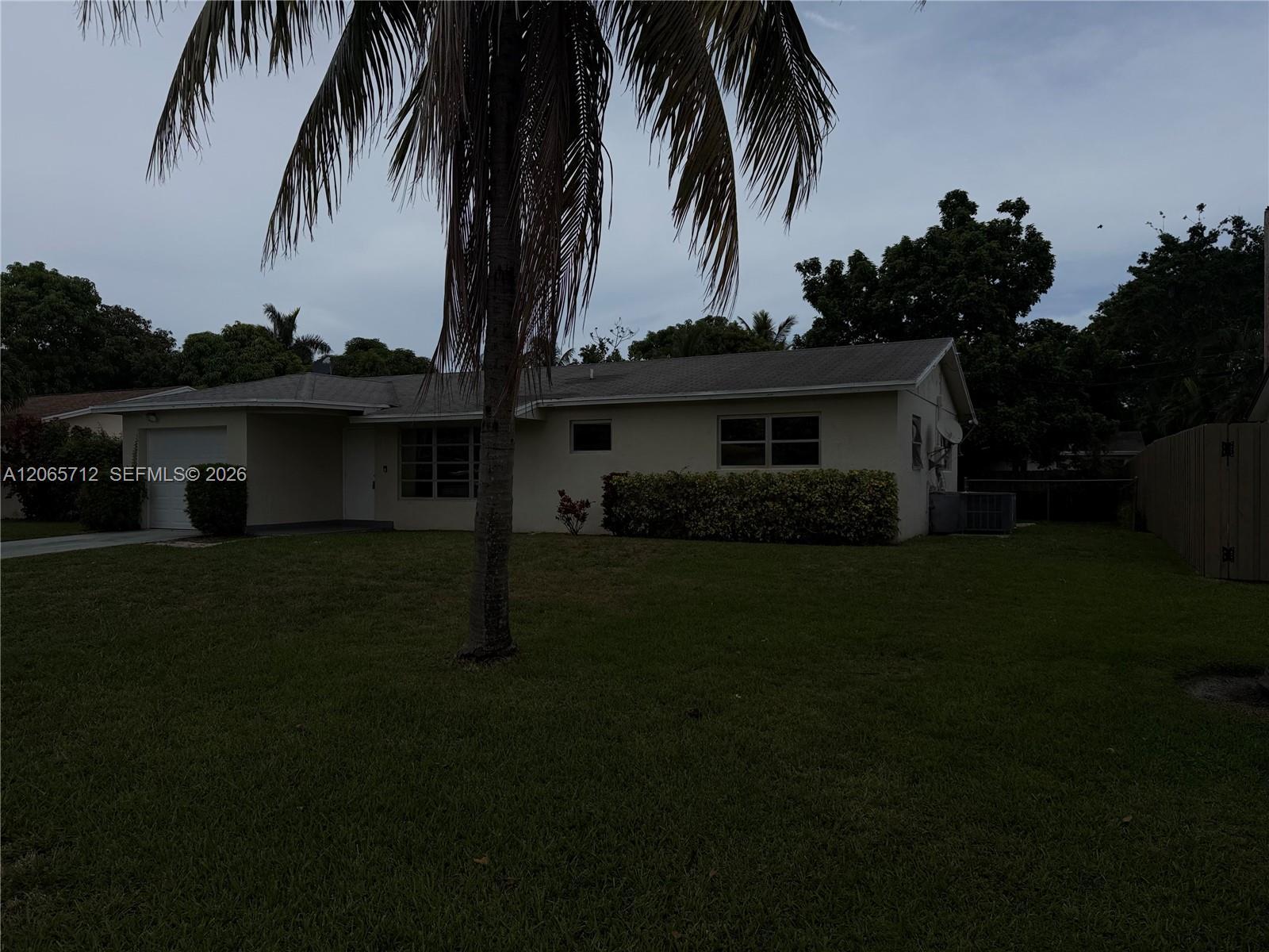 3070 SE 1st Pl, Boynton Beach FL 33435