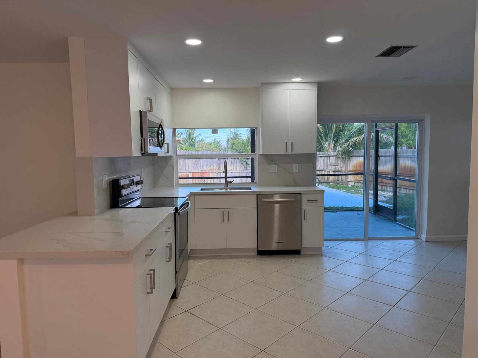 4200 NW 37TH Terrace, Fort Lauderdale FL 33309 photo 3