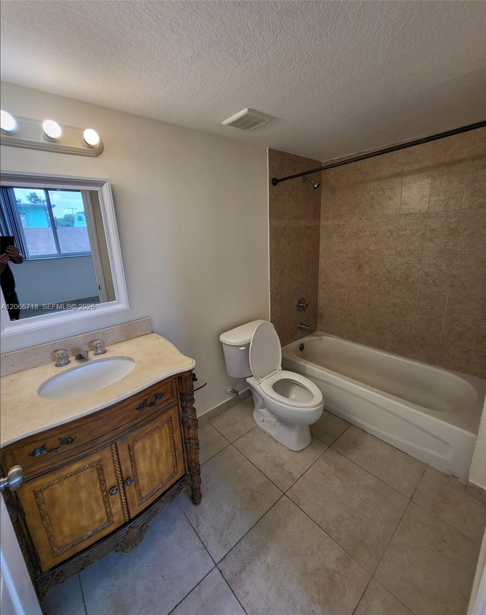 2647 NW 25th Ave # 511, Miami FL 33142 photo 3