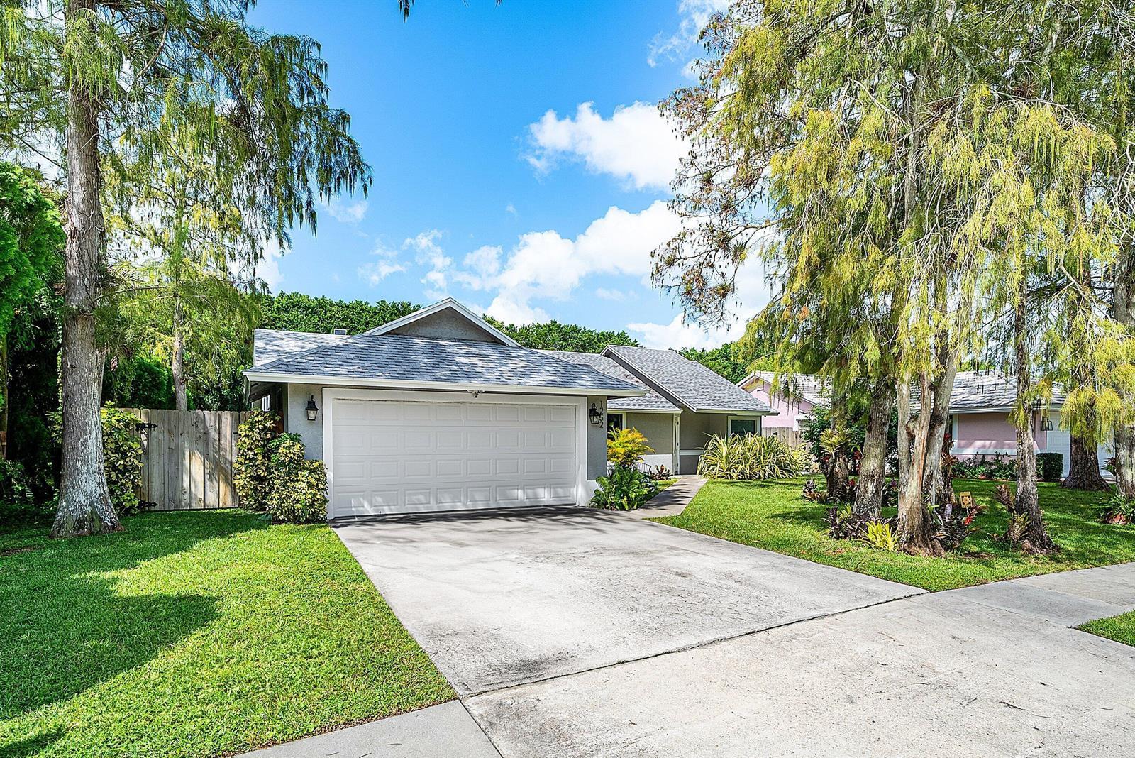 1252 Raintree Lane, Wellington FL 33414 photo 2