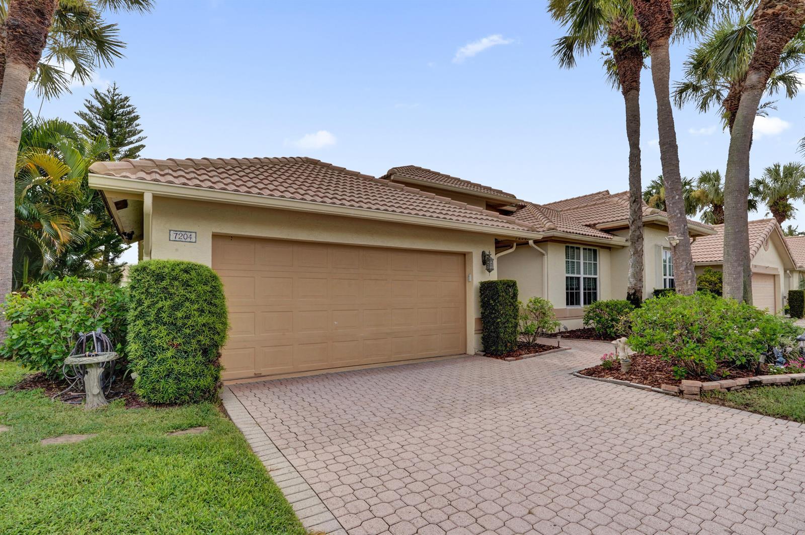 7204 ASHFORD Lane, Boynton Beach FL 33472 photo 2