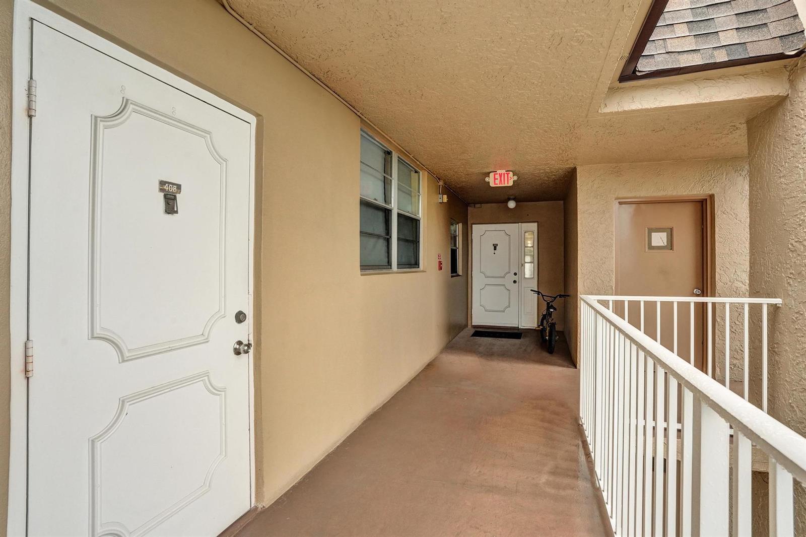 9460 TANGERINE Place # 408, Davie FL 33324 photo 2