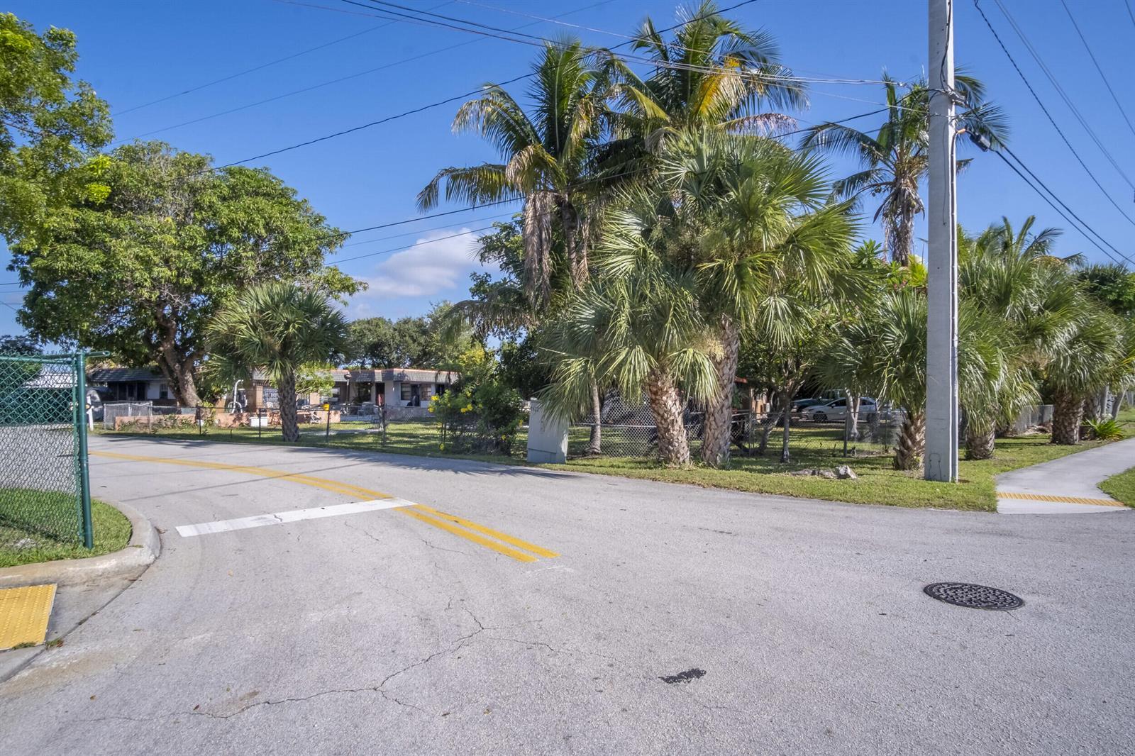 1207 Milfred Street, Delray Beach FL 33444 photo 4