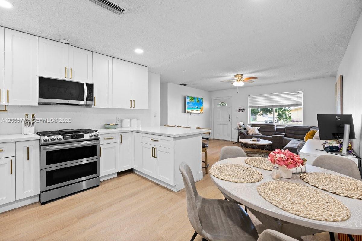 8921 NW 26th Pl, Sunrise FL 33322 photo 3
