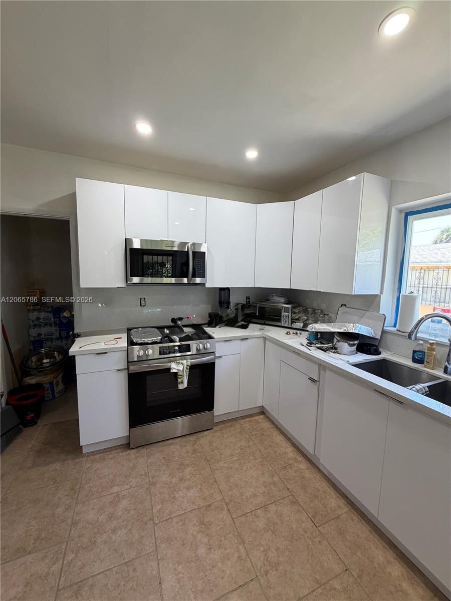 5525 NW 5th Ct, Miami FL 33127 photo 4