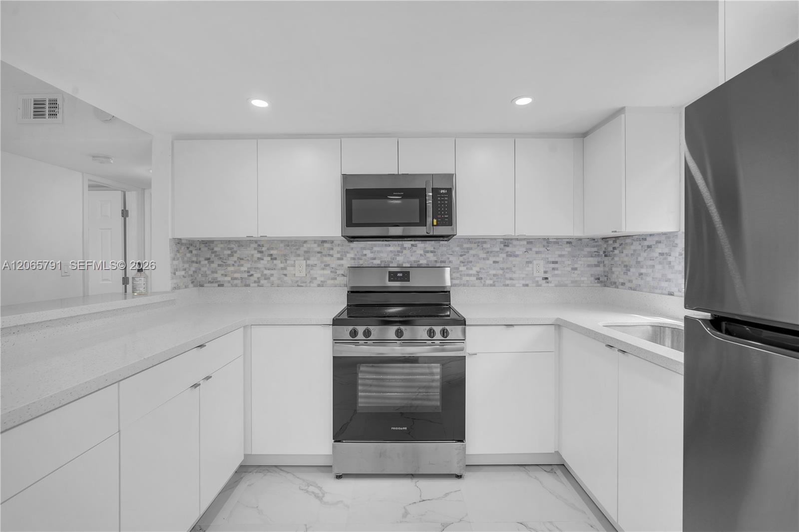 414 SE 14th St # 3, Fort Lauderdale FL 33316 photo 3
