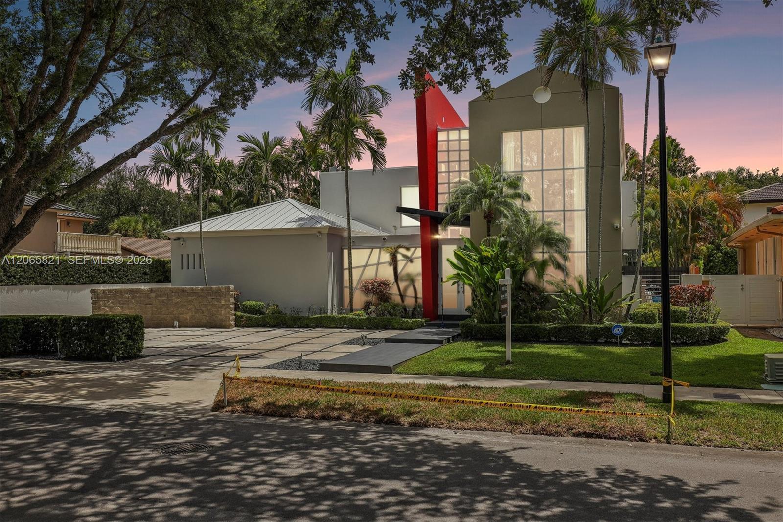16581 NW 84th Ave, Miami Lakes FL 33016 photo 2