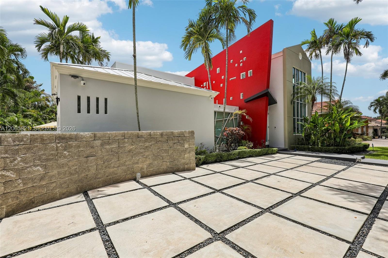 16581 NW 84th Ave, Miami Lakes FL 33016 photo 4