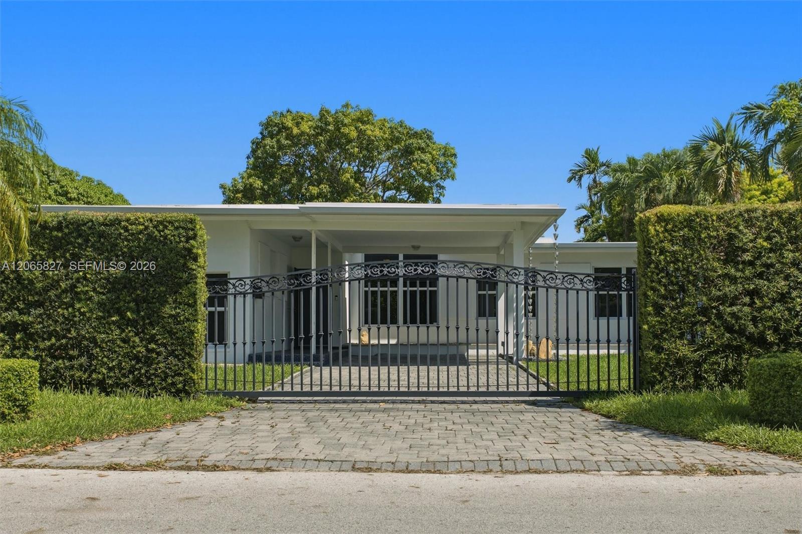 1525 Calais Dr, Miami Beach FL 33141 photo 2