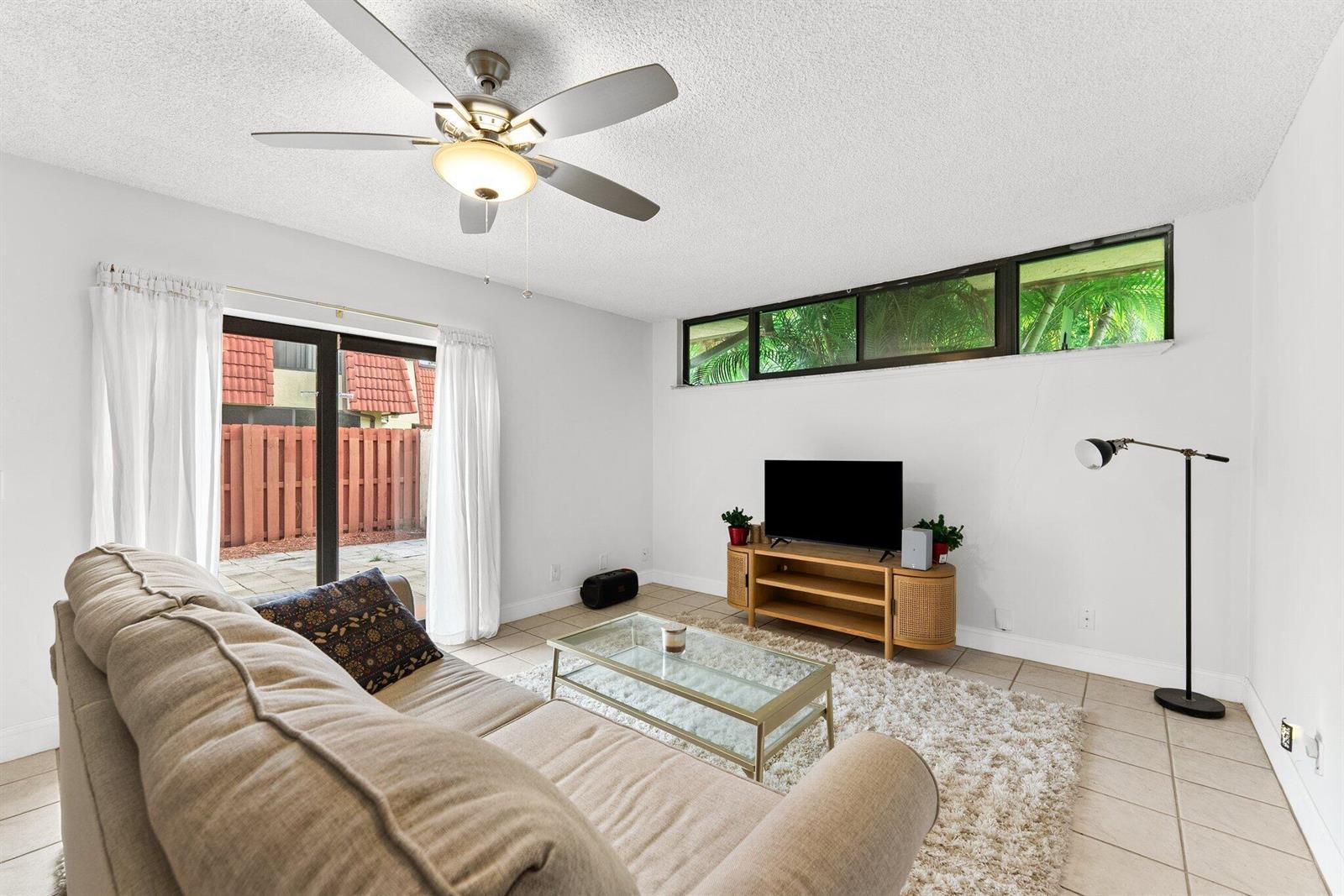 3874 VICTORIA Drive, West Palm Beach FL 33406 photo 4