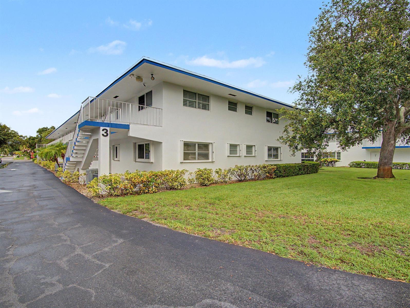 3 Westwood Avenue # 101E, Tequesta FL 33469