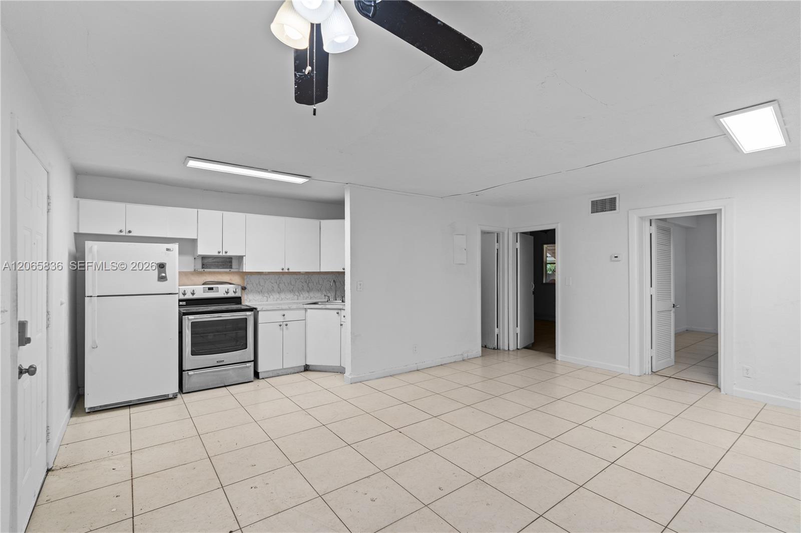 125 SE 2nd Ter, Hallandale Beach FL 33009 photo 4