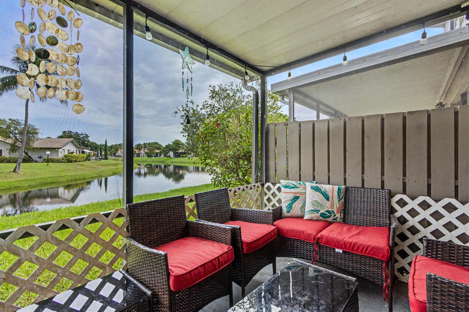 2269 DISCOVERY Circle W, Deerfield Beach FL 33442 photo 2