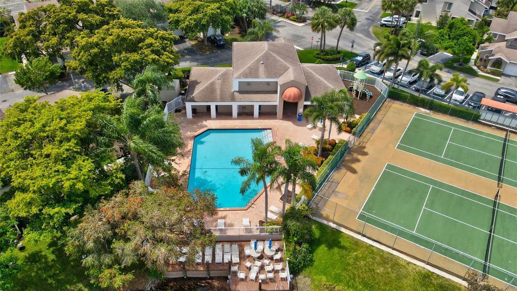 2269 DISCOVERY Circle W, Deerfield Beach FL 33442 photo 4