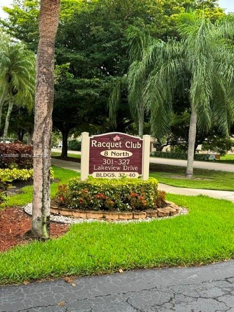 301 Lakeview Dr # 102, Weston FL 33326