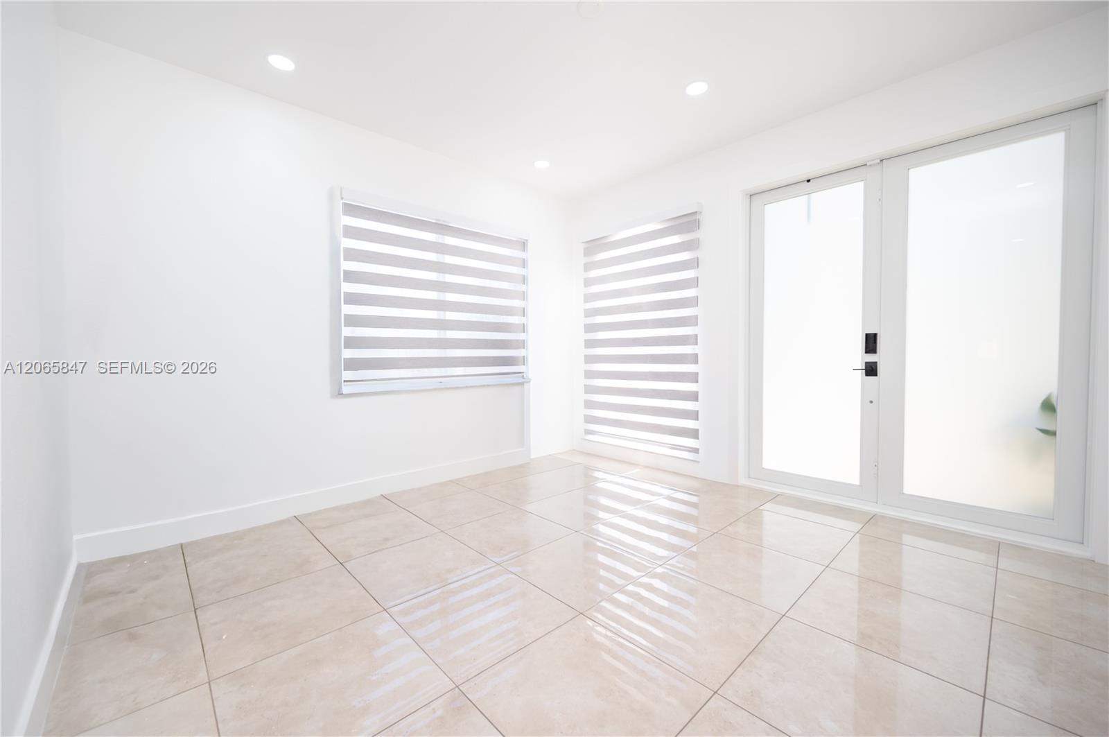 1046 NE 17th Ter, Homestead FL 33033 photo 3