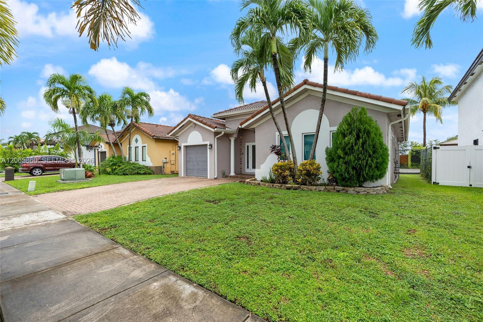 15717 SW 138th Ter, Miami FL 33196 photo 2