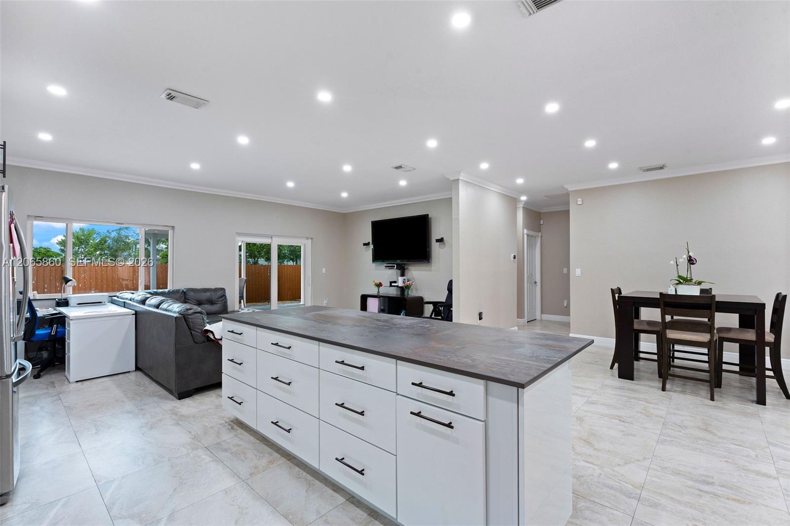 15717 SW 138th Ter, Miami FL 33196 photo 5