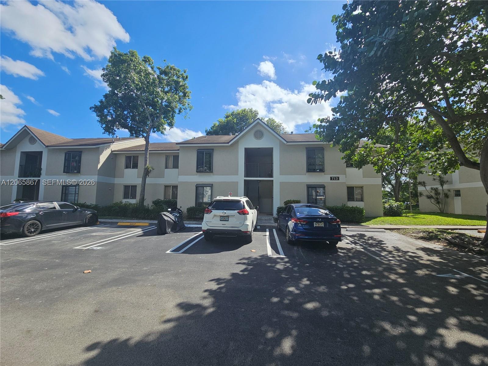 713 Gardens Dr # 205, Pompano Beach FL 33069