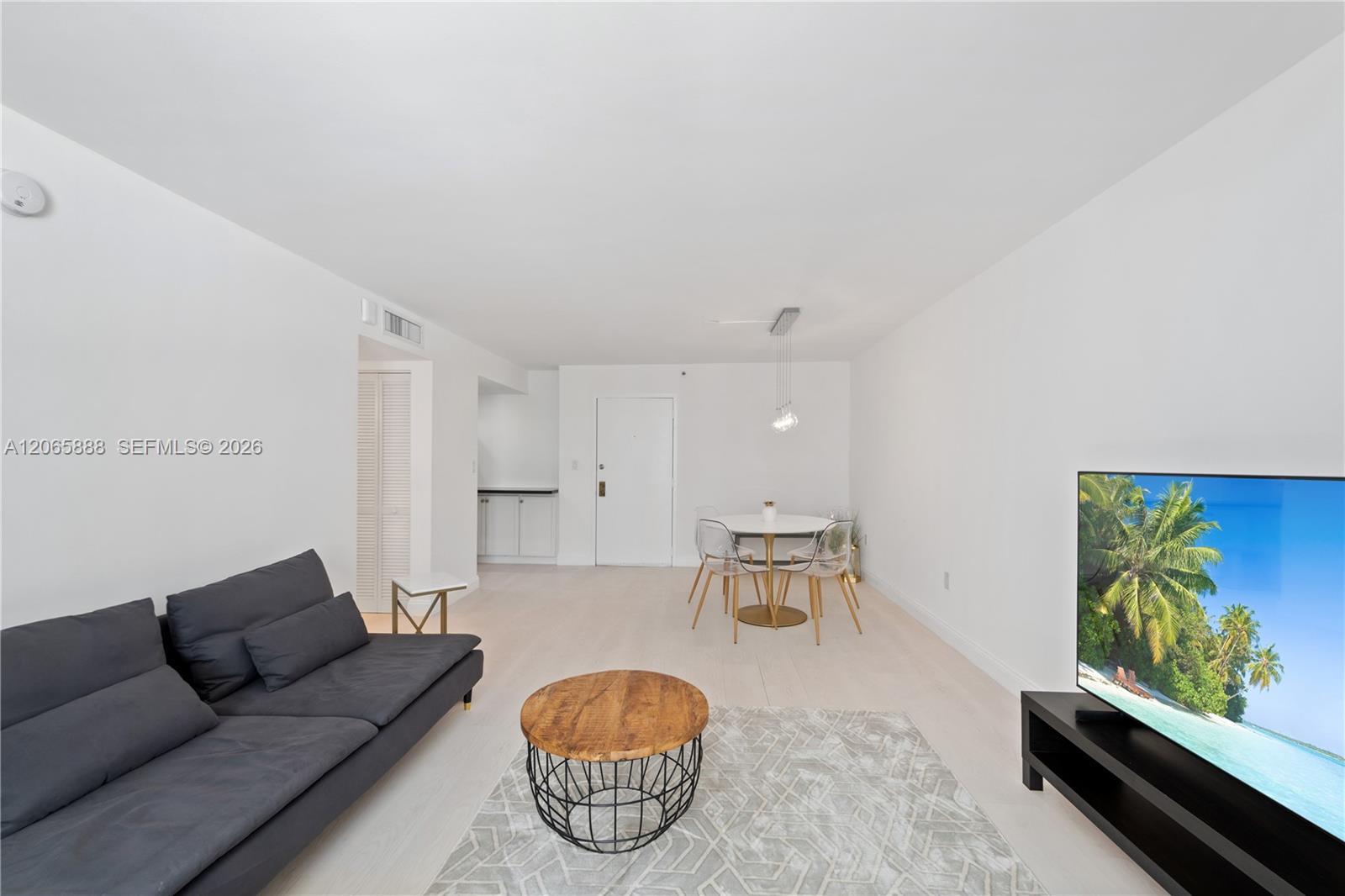 1621 Collins Ave # 908, Miami Beach FL 33139 photo 2