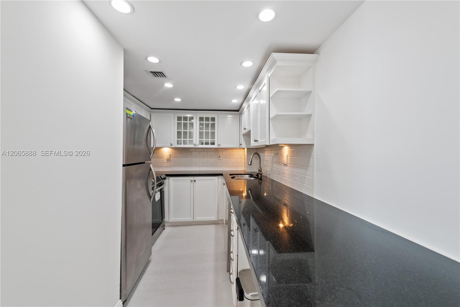 1621 Collins Ave # 908, Miami Beach FL 33139 photo 5