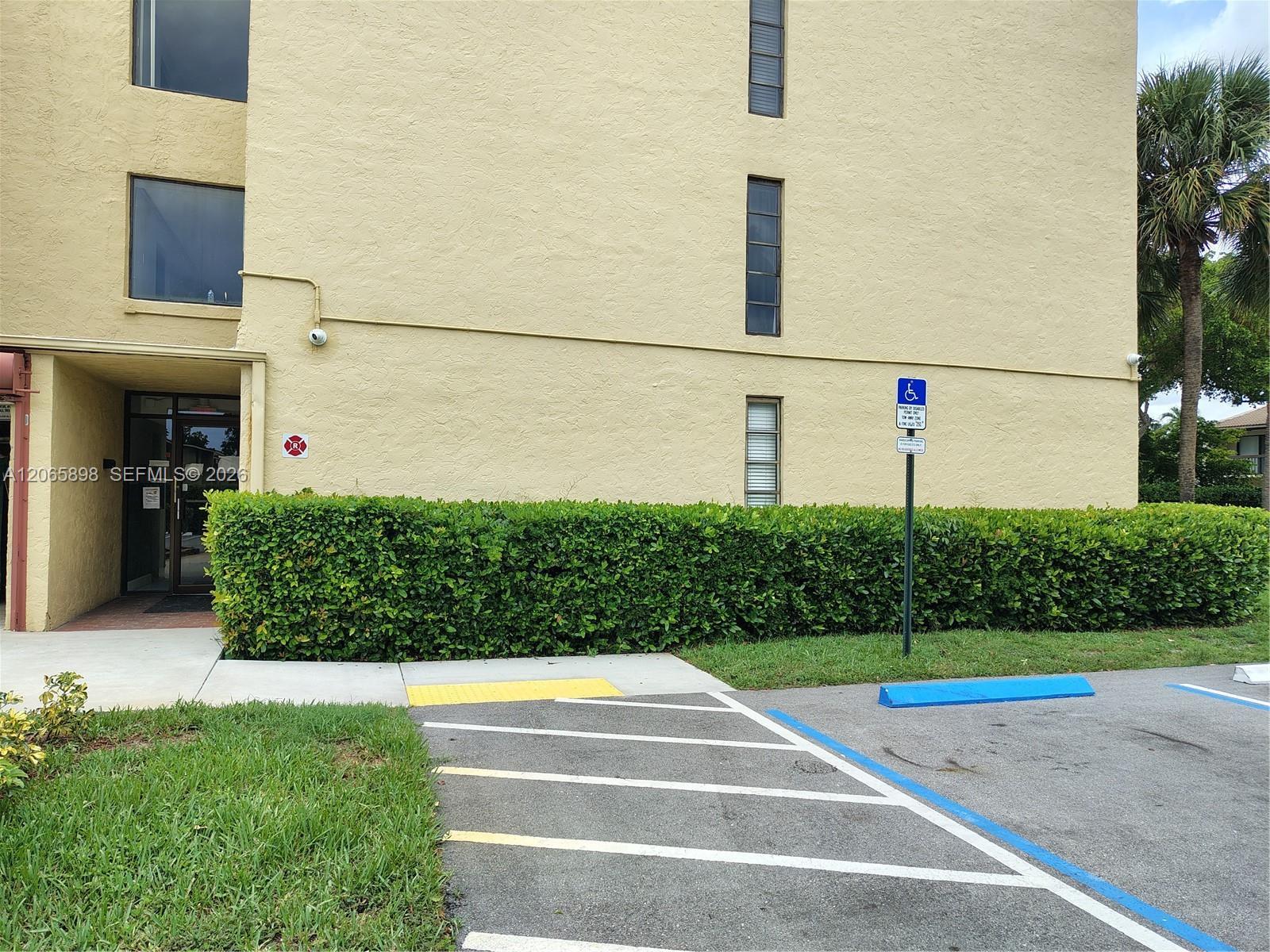 733 SE 1st Way # 109, Deerfield Beach FL 33441 photo 4