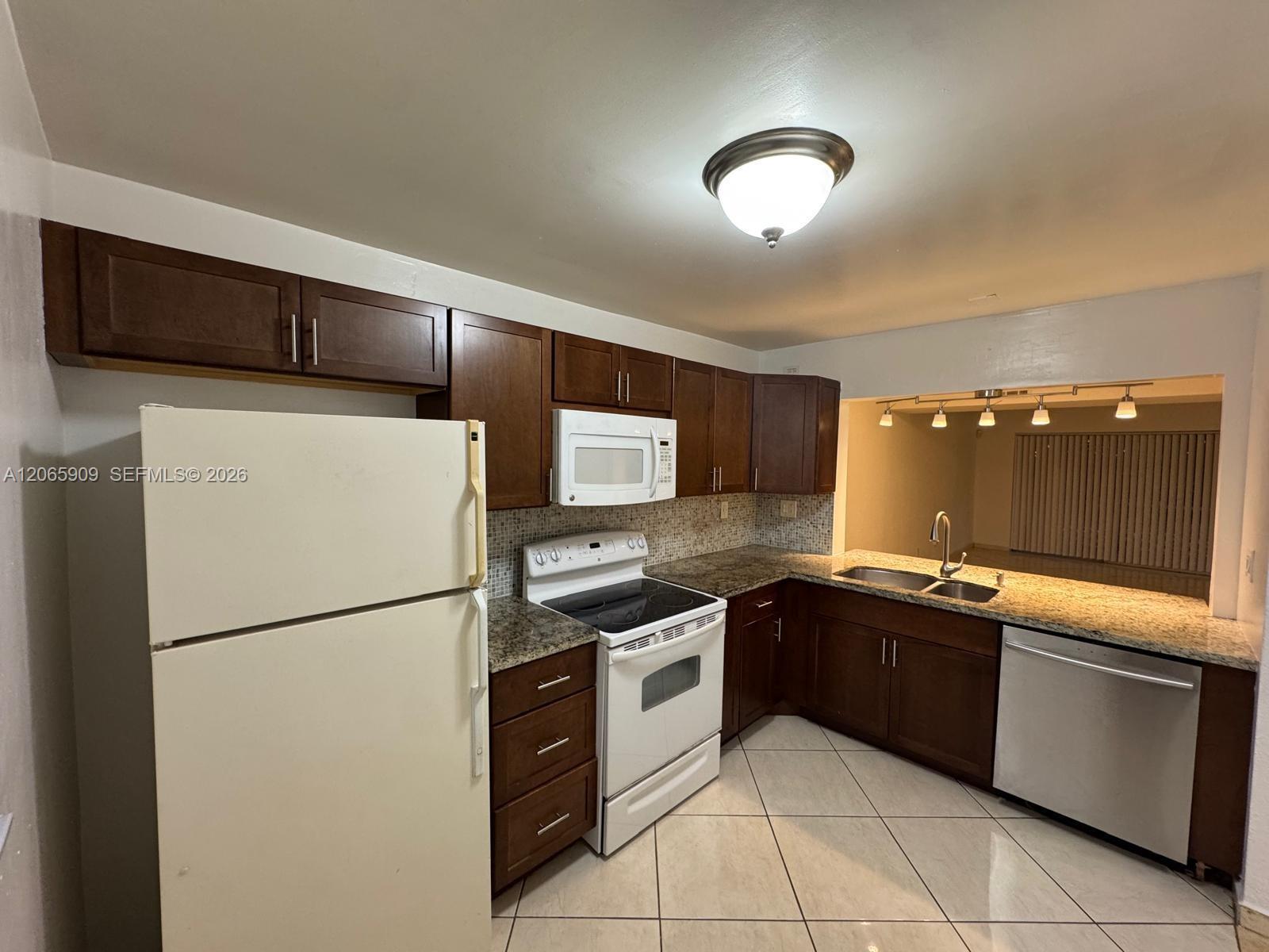 3022 Coral Springs Dr # 3, Coral Springs FL 33065 photo 2