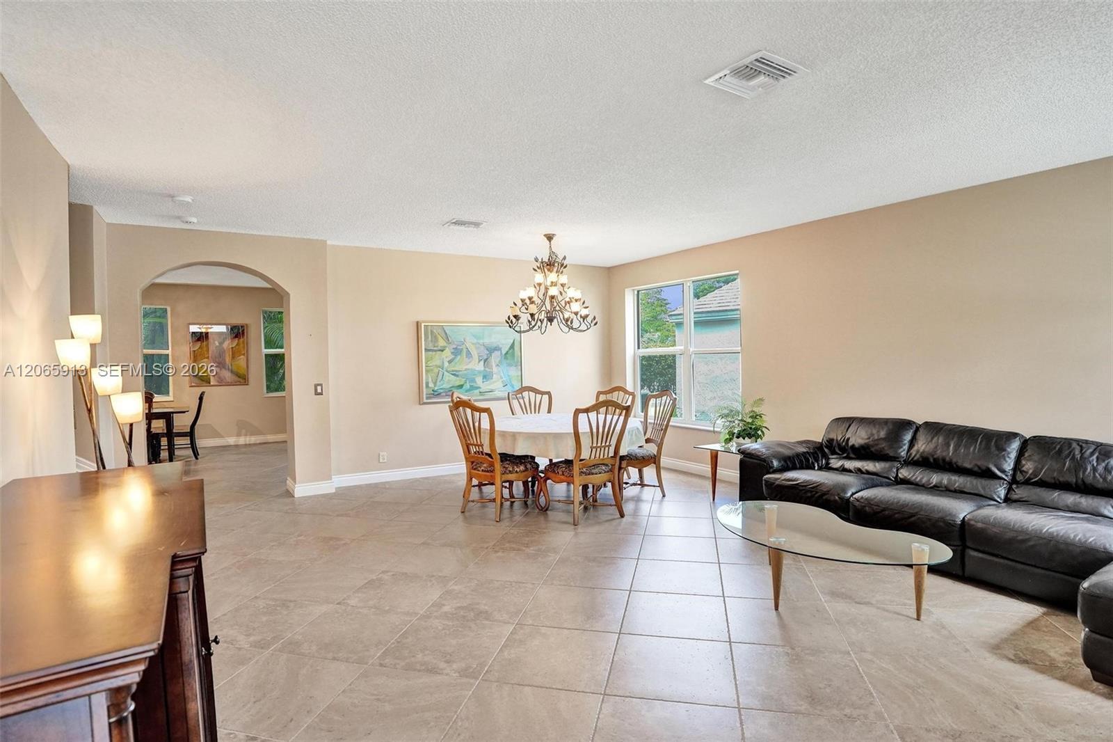 9308 NW 8th Cir, Plantation FL 33324 photo 3