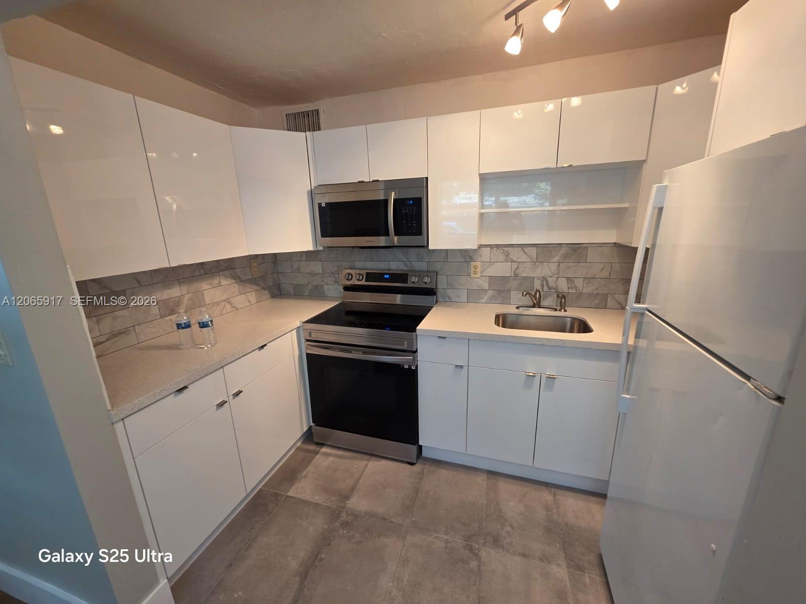 4732 SW 33rd Ave # 104, Dania Beach FL 33312 photo 2