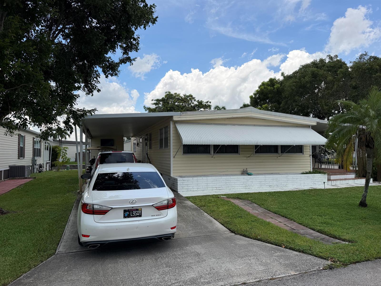 1801 SW 84TH Avenue, Davie FL 33324 photo 2
