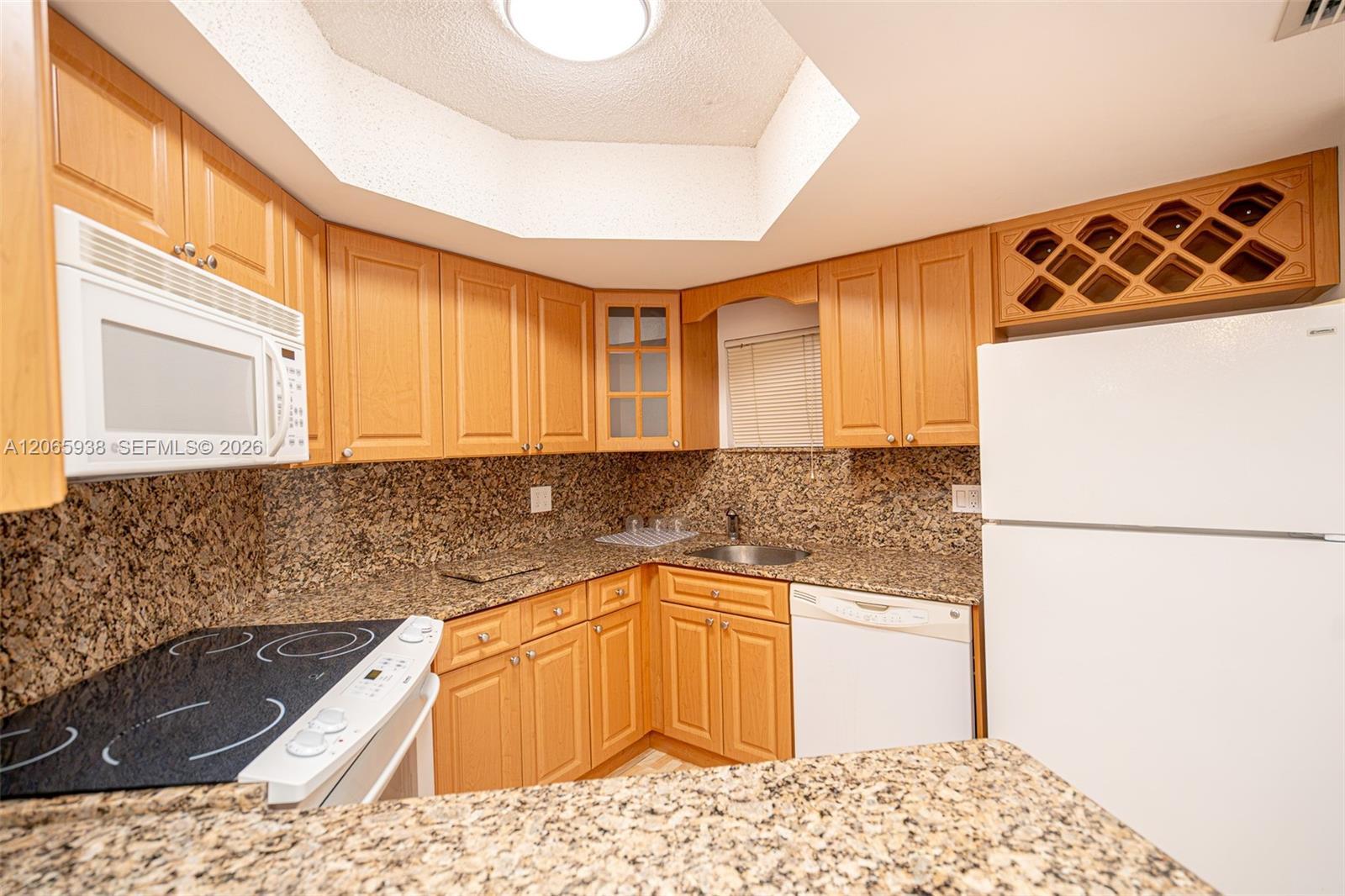 8363 Lake Dr # 504, Doral FL 33166 photo 3
