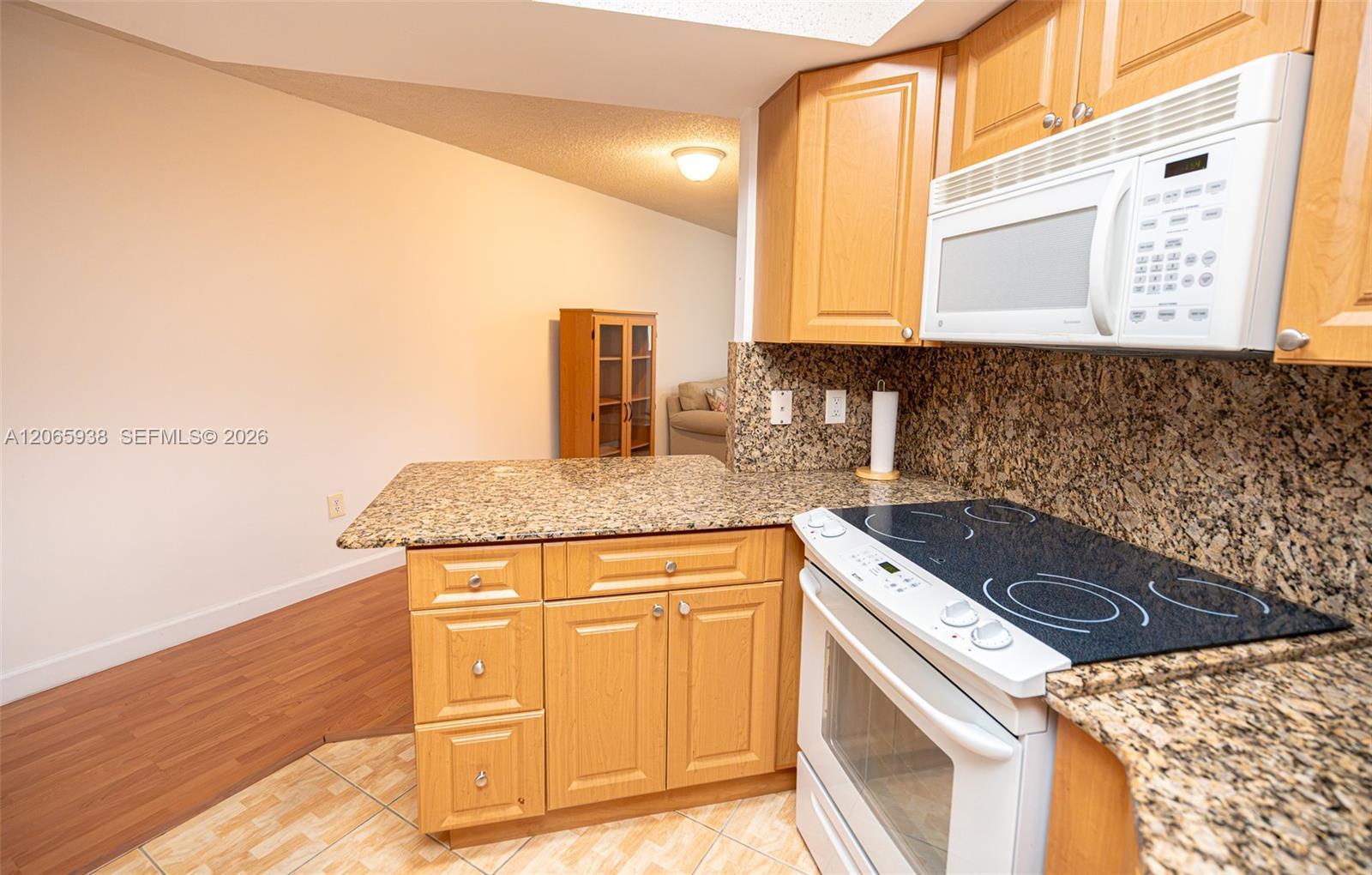 8363 Lake Dr # 504, Doral FL 33166 photo 5