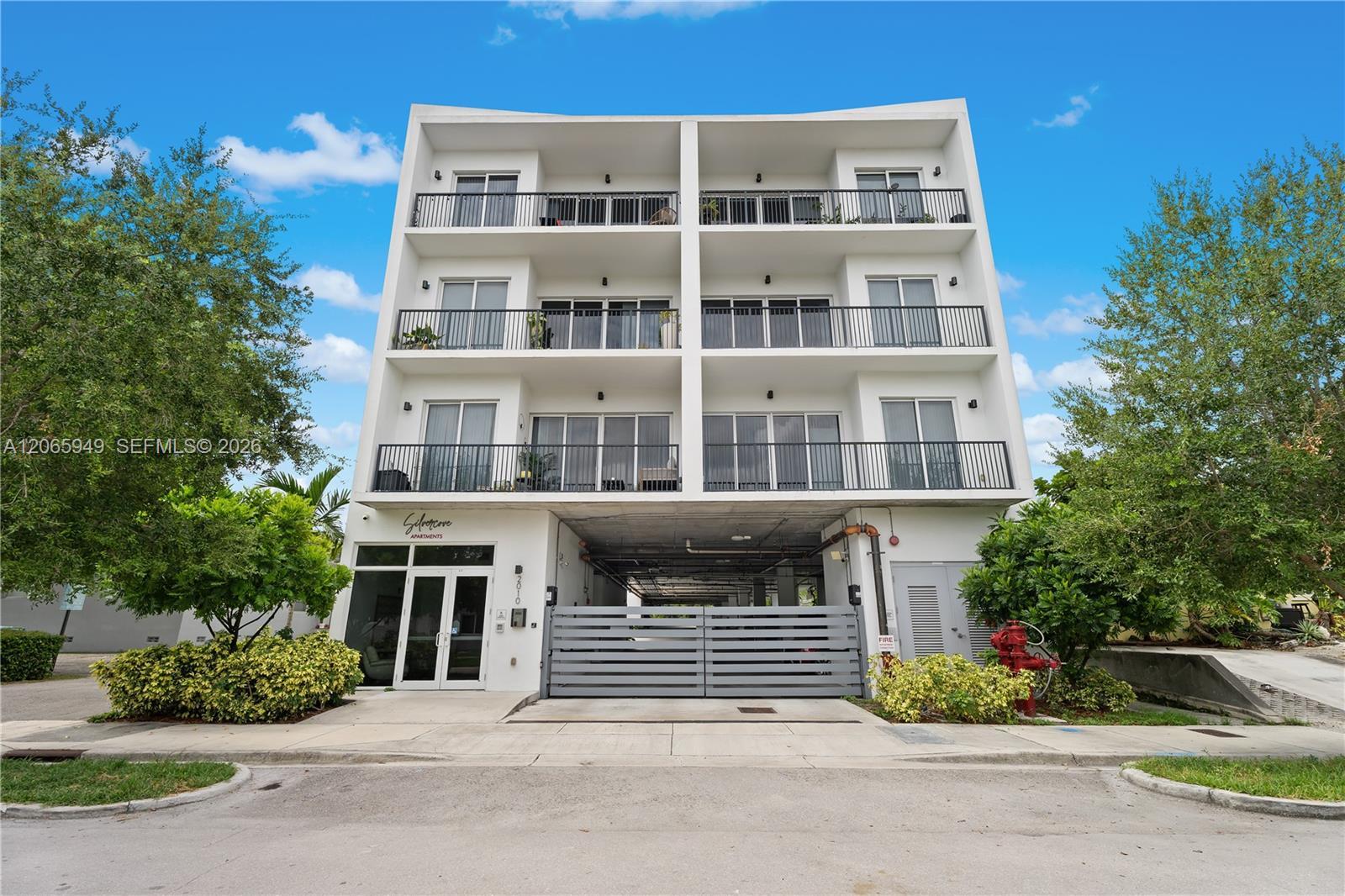 2010 SW 25th Ter # 203, Miami FL 33133