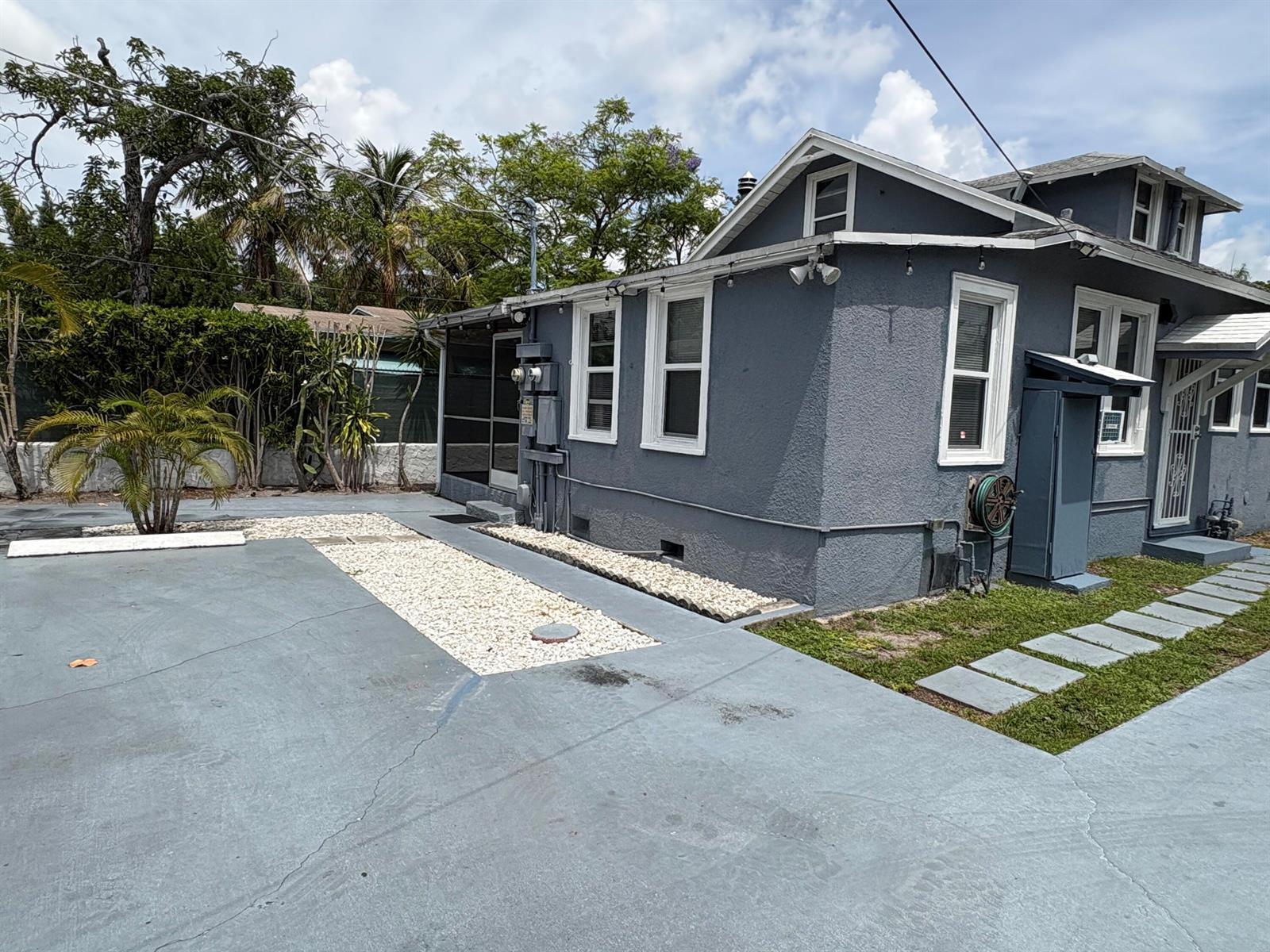 1912 ARTHUR Street # B, Hollywood FL 33020 photo 2