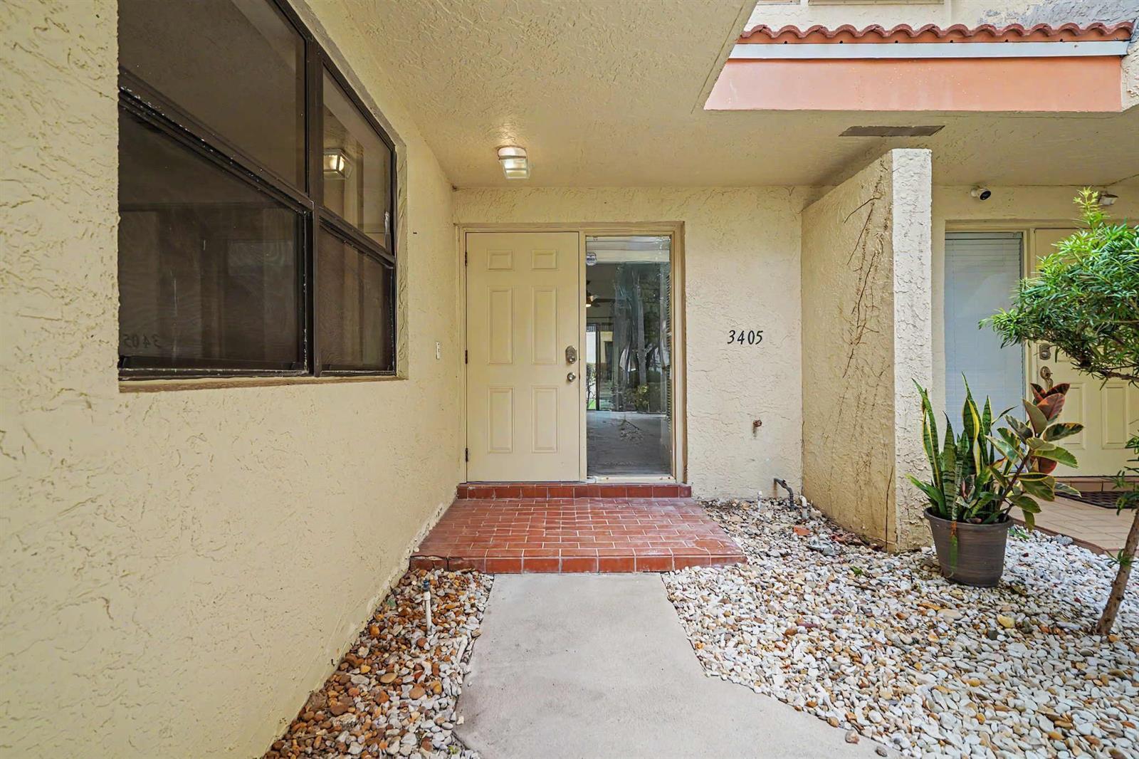 3405 Emerald Oaks Drive, Hollywood FL 33021 photo 4