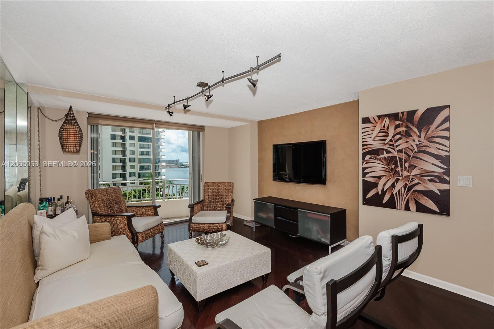 770 Claughton Island Dr # 809, Miami FL 33131 photo 4