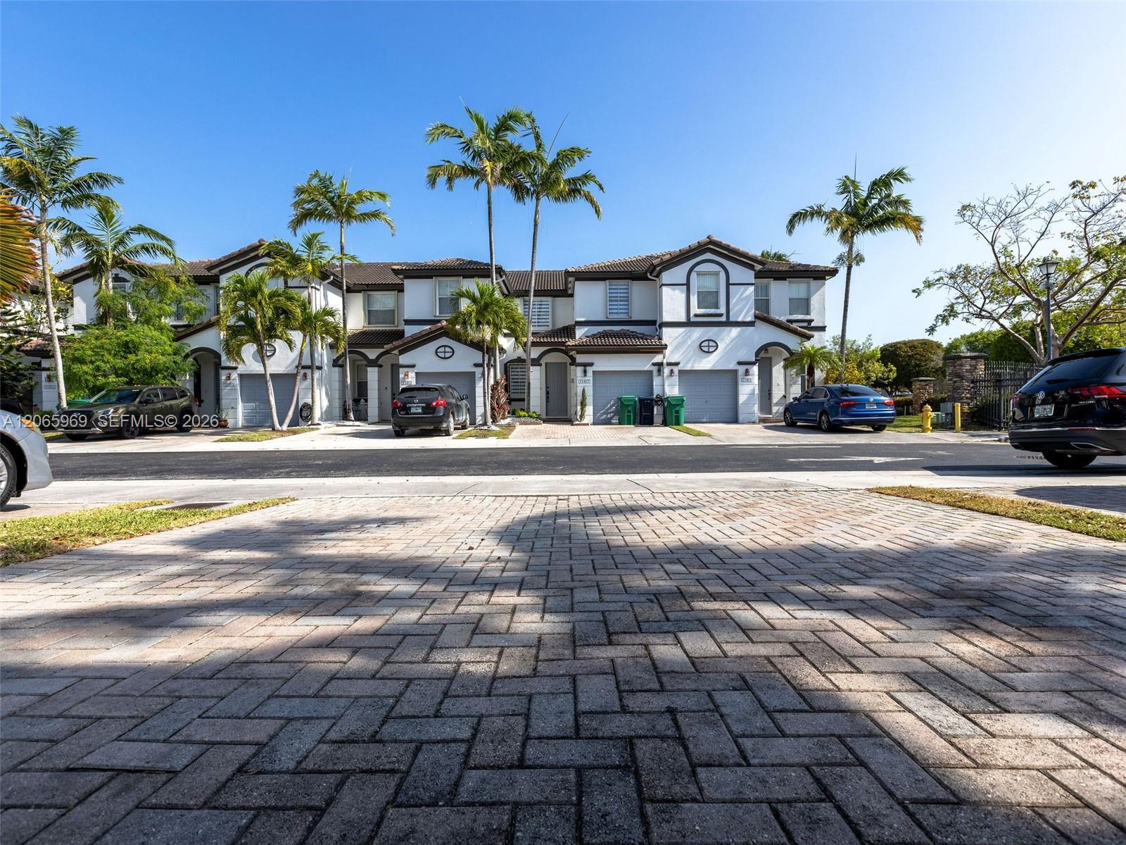 11406 NW 76th Ter # 11406, Doral FL 33178 photo 2