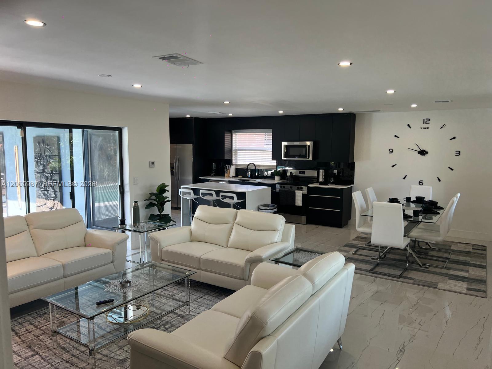 1112 N 13th Ave, Hollywood FL 33019 photo 4