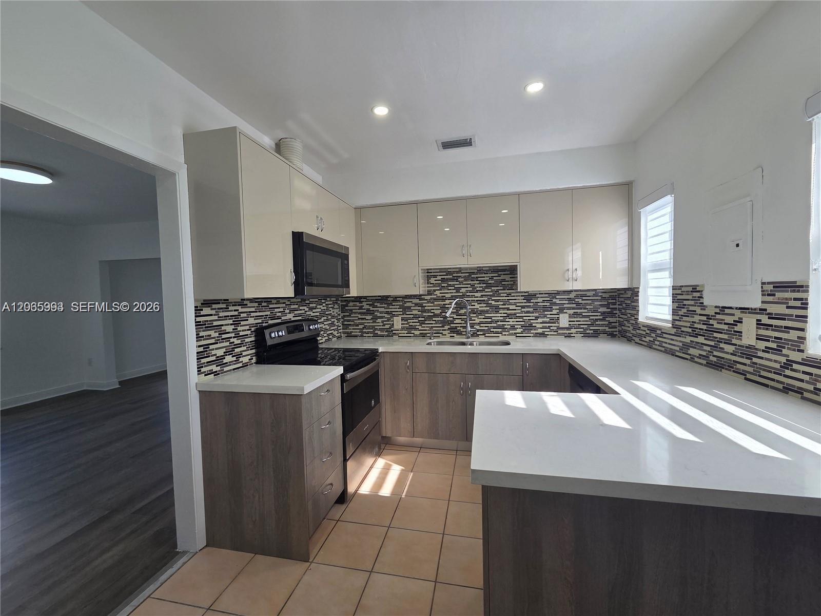 6240 SW 21st St (upstairs) # 6242, Miami FL 33155 photo 2