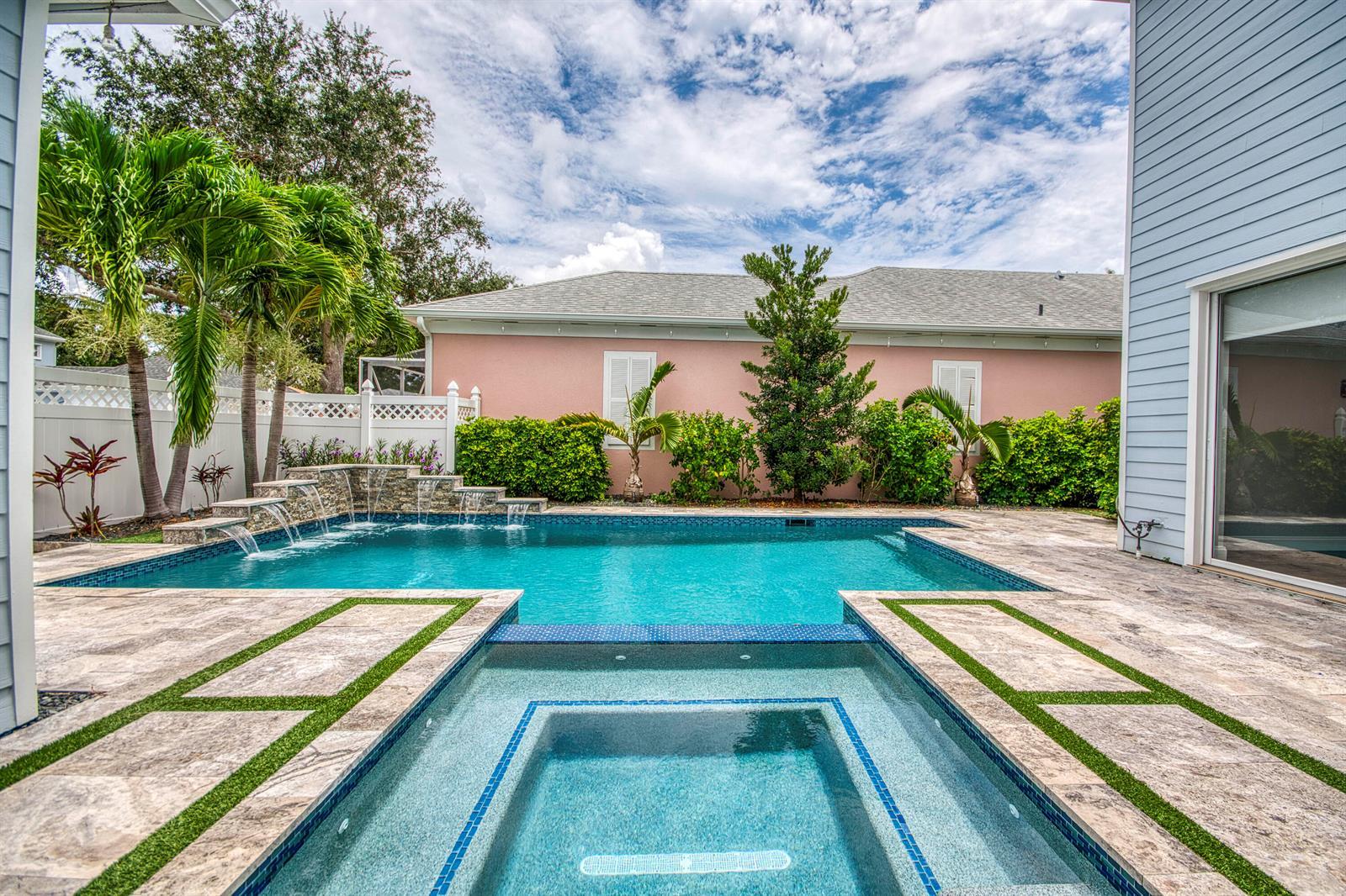240 Poinciana Drive, Jupiter FL 33458 photo 3