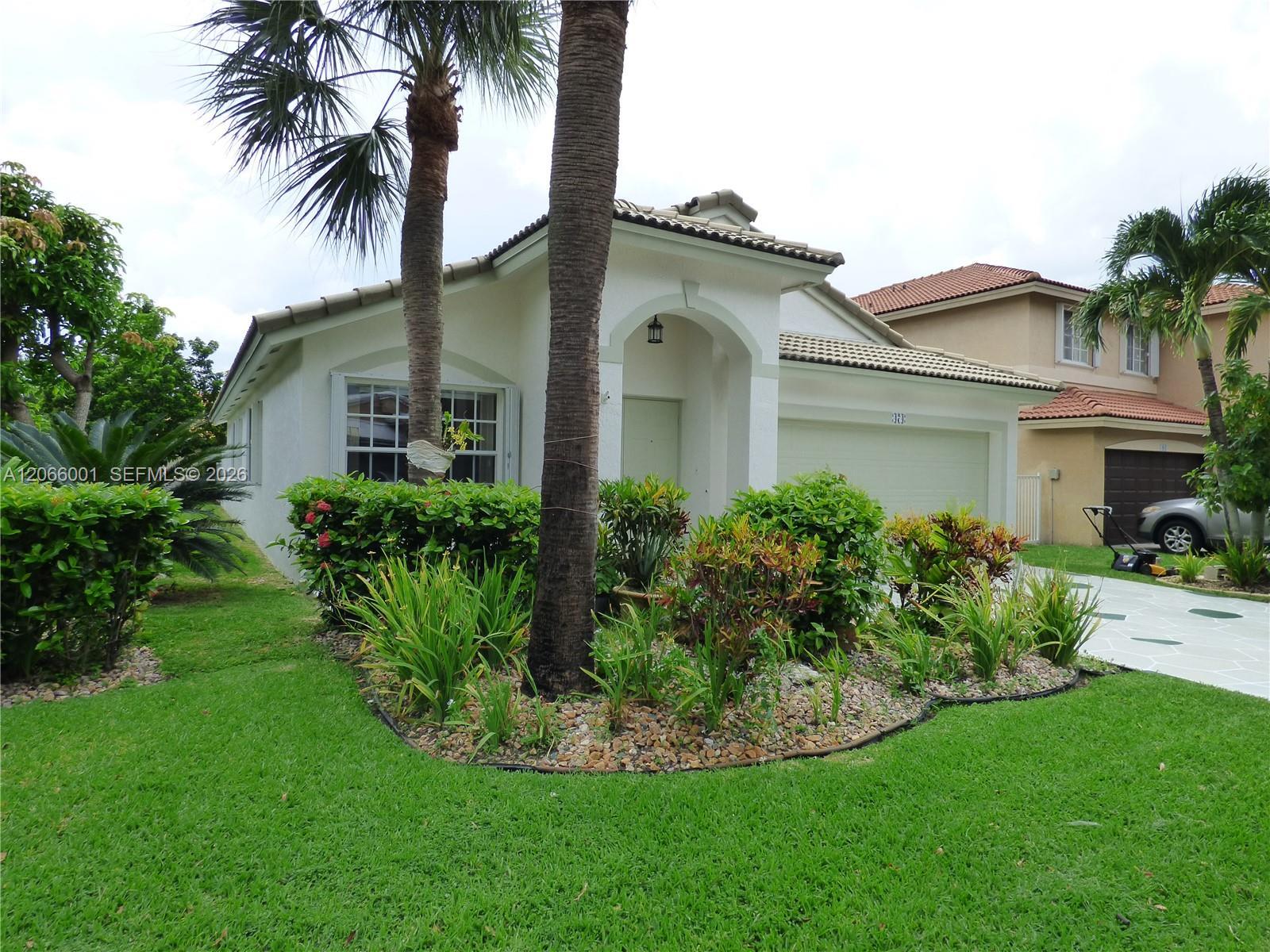 474 SW 205th Ave, Pembroke Pines FL 33029