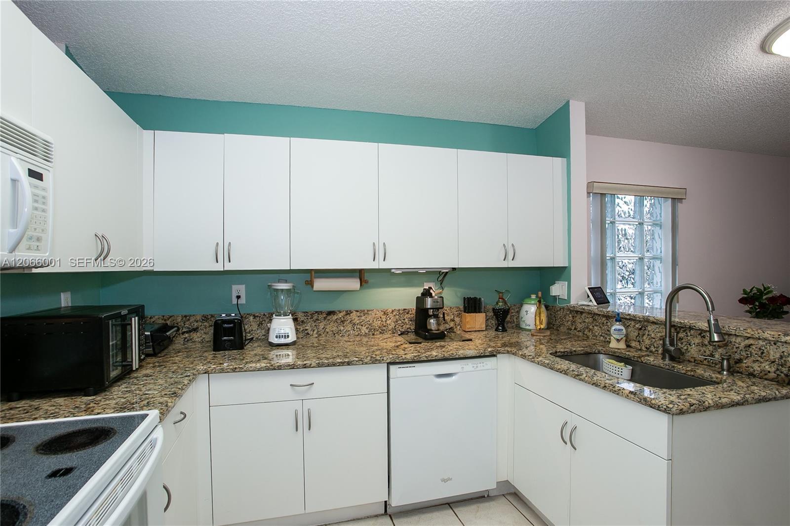 474 SW 205th Ave, Pembroke Pines FL 33029 photo 4