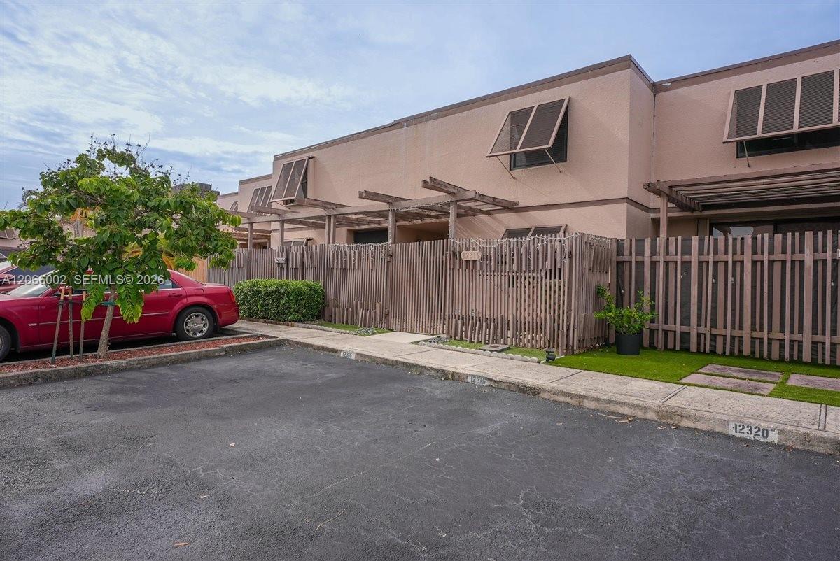 12316 NW 11th Ct, Pembroke Pines FL 33026 photo 2